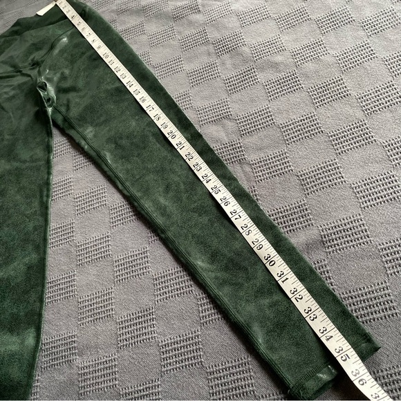 Offline by Aerie the Hugger Crossover Leggings - Picture 10 of 12